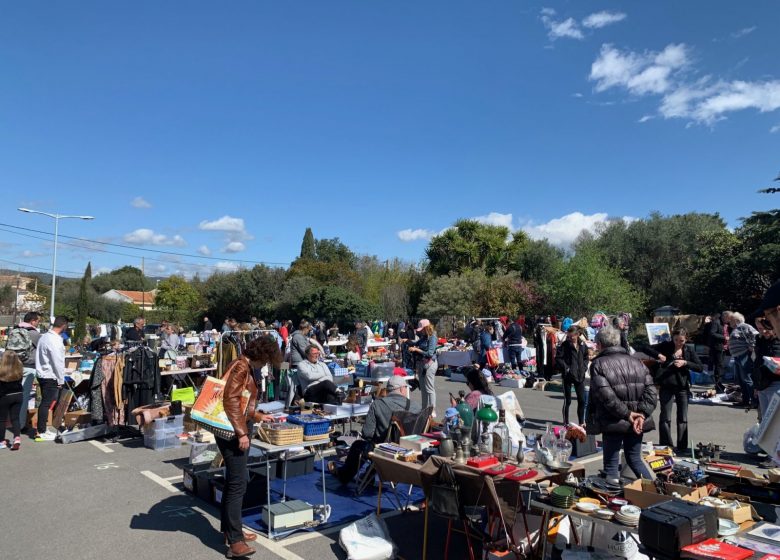 Vide-grenier de la gare